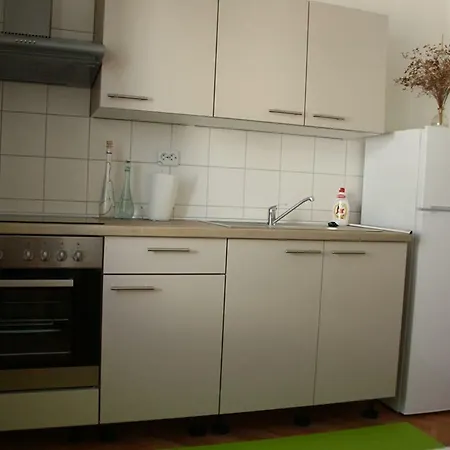 By The Sea Apartment *